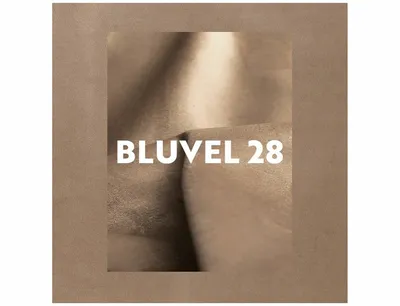 Puf pikowany z nóżkami HESTIA Velvet - beżowy Bluvel 28
