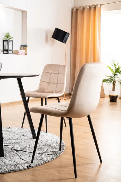 Krzesło welurowe pikowane MILA Velvet - beż Bluvel 28