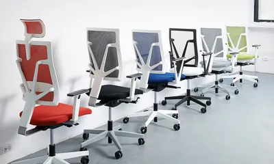 Fotel biurowy z zagłówkiem 4ME MESH białe elementy