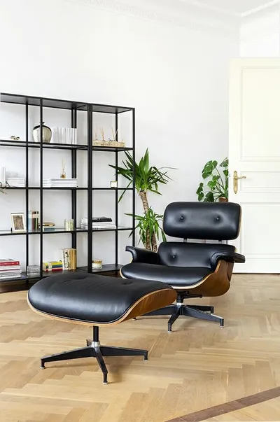 Fotel z podnóżkiem LOUNGE HM - czarny/orzech