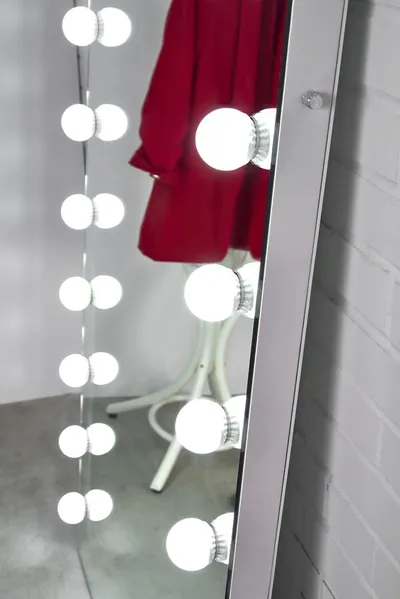 Lustro stojące PEARL z oświetleniem LED 87x170 - serbrny