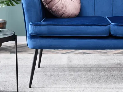 Sofa 2-osobowa welurowa ESTEL - granatowy/czarny