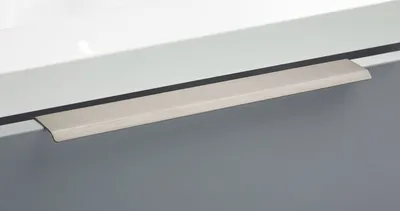 Uchwyt listwowy CURVE 0117/128 efekt stali nierdzewnej Viefe