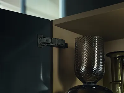 Zawias z hamulcem do cienkich frontów CLIP Top BLUMOTION - czarny onyks / 110° / ze sprężyną / Expando T