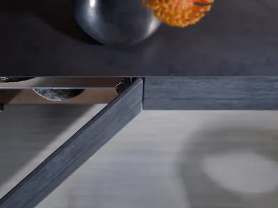 Zawias z hamulcem do cienkich frontów CLIP Top BLUMOTION - czarny onyks / 110° / ze sprężyną / Expando T