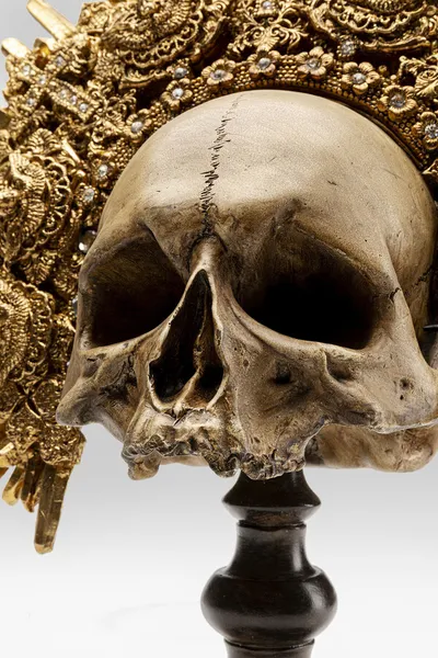 Dekoracja stojąca KING SKULL - złoty/brązowy