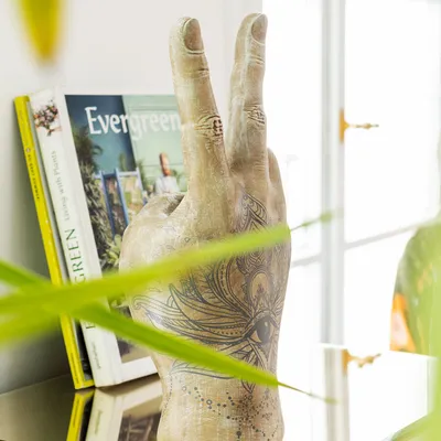 Figurka dekoracyjna VICTORY TATTOO EYE - szary