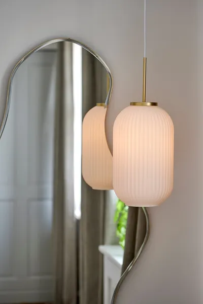 Lampa wisząca złota 20cm szerokość 20cm głębokość 48.5cm wysokość