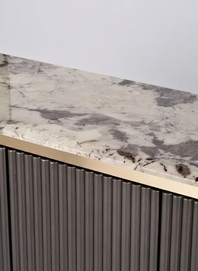 Komoda 3-drzwiowa z marmurowym blatem STILIG - grafitowy