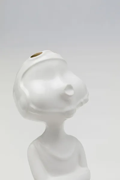 Figurka ceramiczna BALL GIRL 29 - biały/złoty
