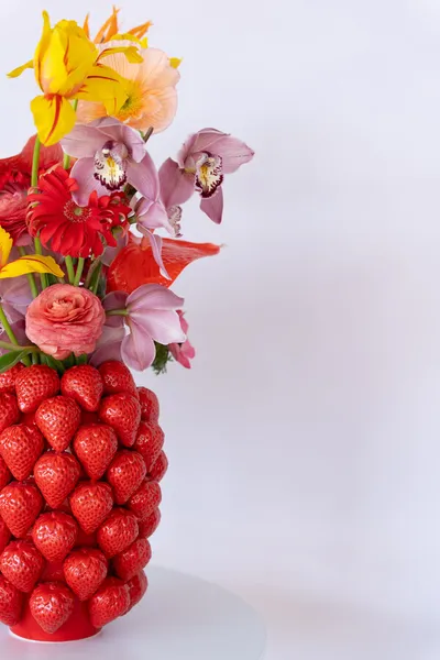 Wazon STRAWBERRIES 24 cm - czerwony