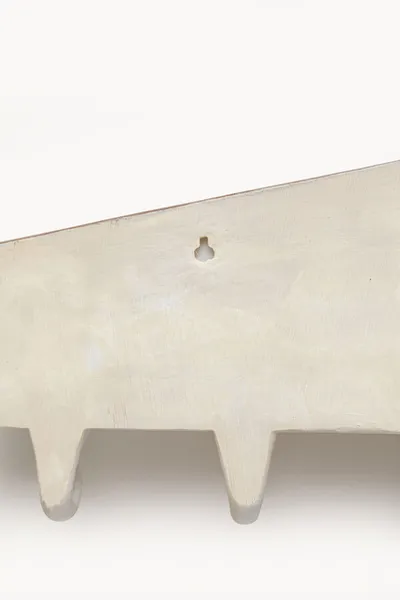 Wieszak ścienny DOGS OUT 65 cm - biały/brązowy