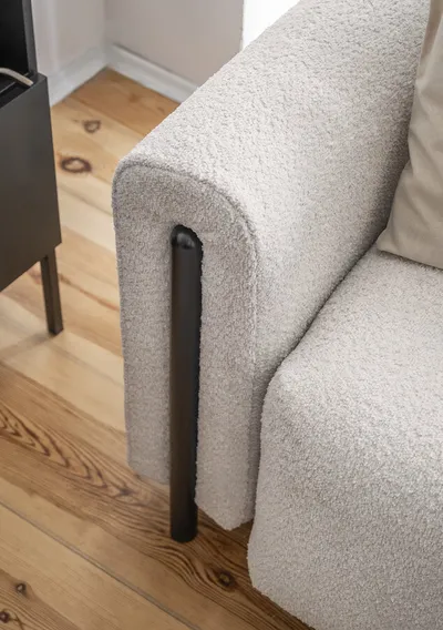 Sofa rozkładana ARCADOVA czarne nogi - tkanina Royal 18