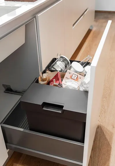 Kosz na odpady OEKO - ZESTAW POJEMNIKÓW 600/ wys. 375/ 3x17 z 1 pokrywką/ wytłoczka docięta/ antracyt PEKA