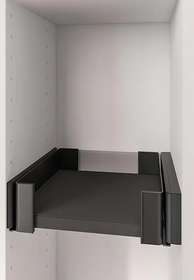 CONERO - listwa dystansowa do prowadnic/ 1 szt./ czarna PEKA