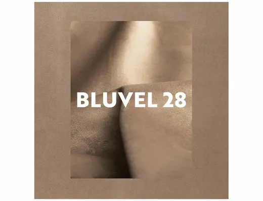 Puf pikowany z nóżkami HESTIA Velvet - beżowy Bluvel 28