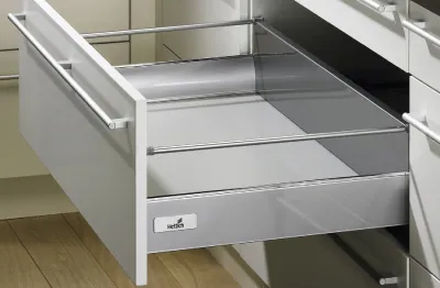 InnoTech SREBRNA h=144 gł=470 bez dna i tyłu Wysuw 100% Udźwig 50kg Hamulec