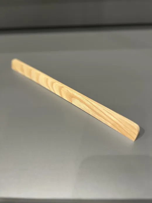 Uchwyt drewniany - jesion / rozstaw 256 mm