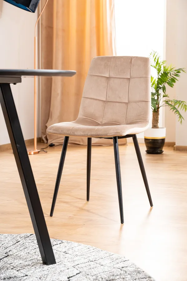 Krzesło welurowe pikowane MILA Velvet - beż Bluvel 28