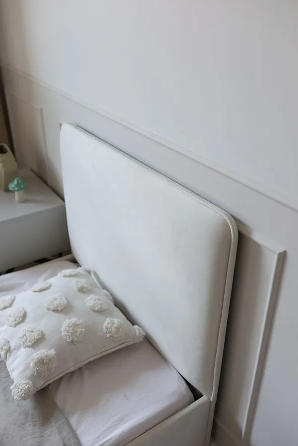 VELVIE WHITE Łóżko z pojemnikiem REDU KIDS BOX TEXTI