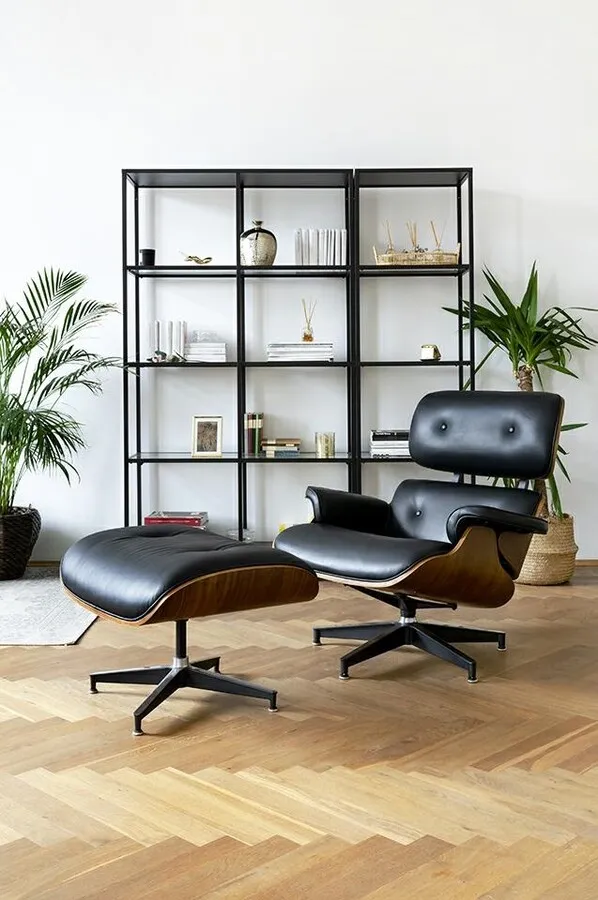 Fotel z podnóżkiem LOUNGE HM - czarny/orzech