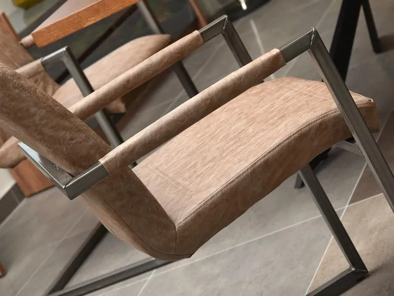 STALOWE KRZESŁO W STYLU LOFT NA PŁOZACH KIATO BRĄZOWE