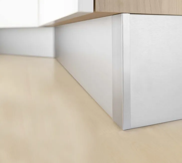 Łącznik 90° do Cokołu wys.10cm STAL Szczotkowana Rehau