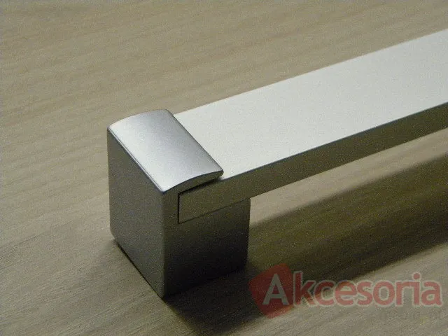 Uchwyt UA66 Chrom satynowy, naturalne aluminium rozst. 128mm(W)