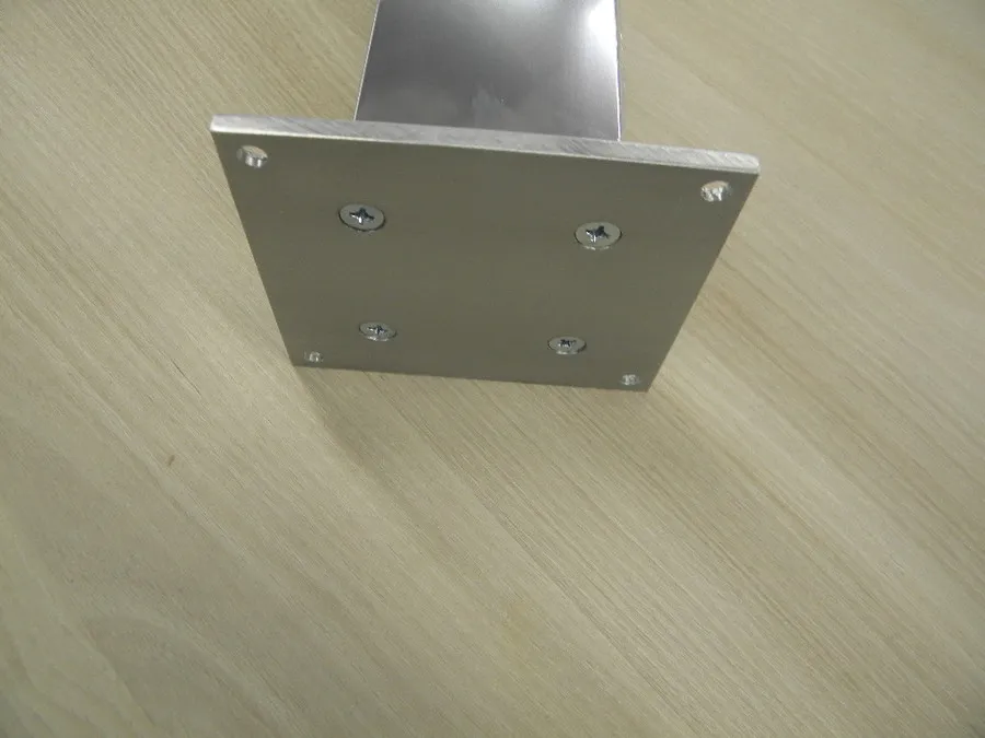 Noga meblowa aluminiowa kwadratowa 6 cm / 71 cm - elektropolerowany