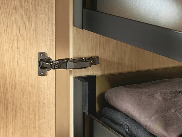 Zaślepka zawiasu CLIP Top BLUMOTION 70T1504 - czarny onyks
