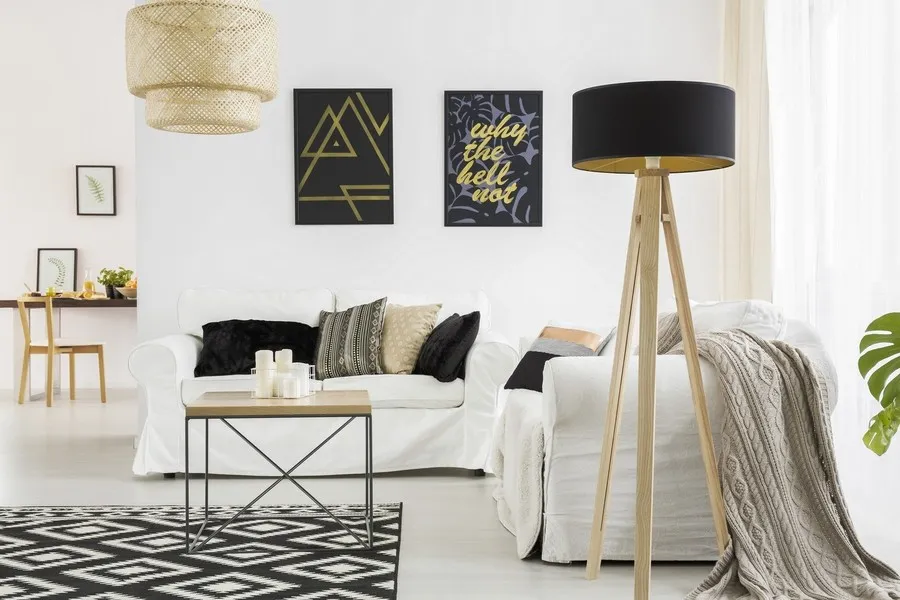 Jesionowa lampa podłogowa WANDA 45x140 cm - czarny abażur