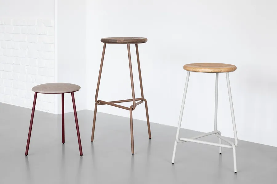 Taboret MIAM - dąb czerniony