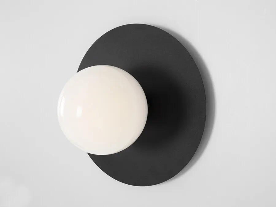 Lampa ścienna SKIVA BALL M - czarny