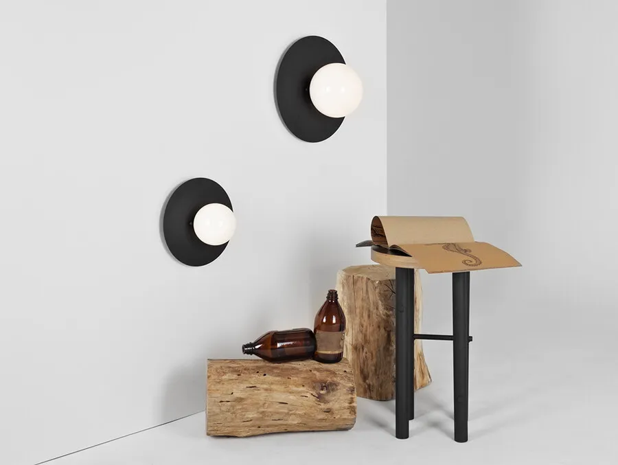 Lampa ścienna SKIVA BALL S - czarny