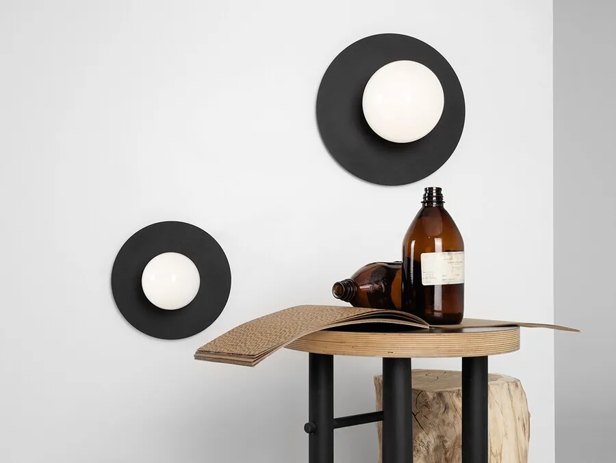 Lampa ścienna SKIVA BALL S - czarny