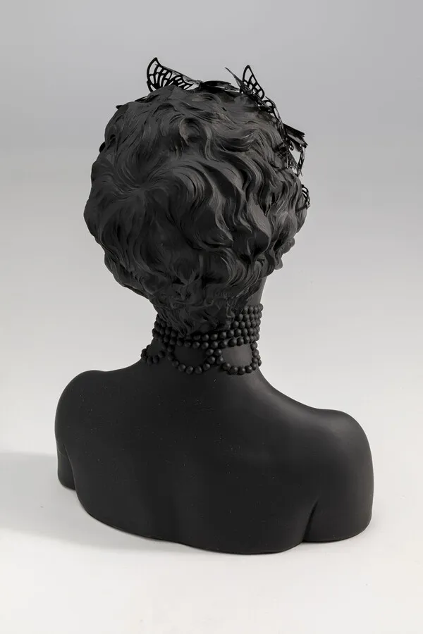Figurka dekoracyjna LADY BUTTERFLIES - czarny