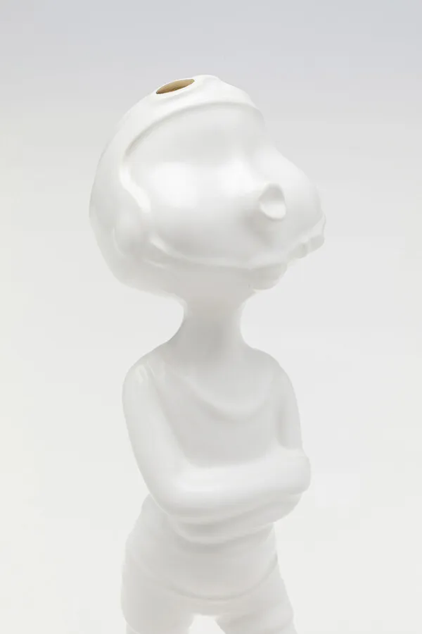 Figurka ceramiczna BALL GIRL 29 - biały/złoty