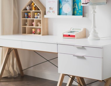 Minimalistyczne biurka do zadań specjalnych Minimalistyczne biurka do zadań specjalnych