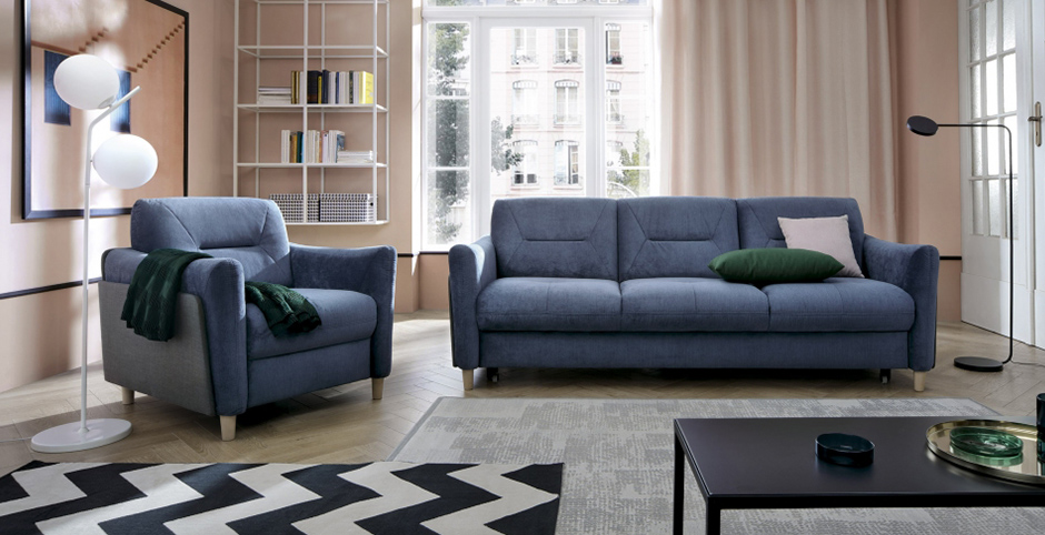 elegancka sofa na nóżkach w...